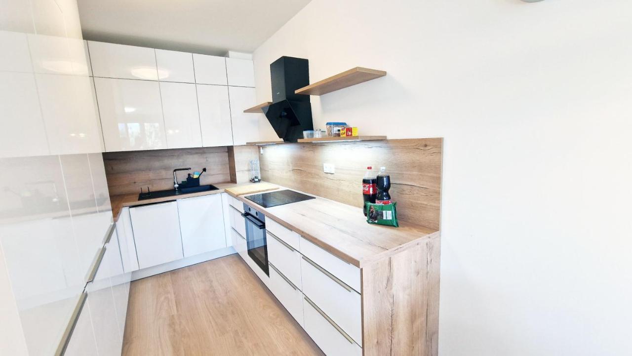 Luxo 2 Room Apartments By Bratislavatrip ภายนอก รูปภาพ