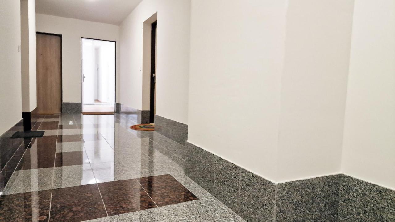 Luxo 2 Room Apartments By Bratislavatrip ภายนอก รูปภาพ